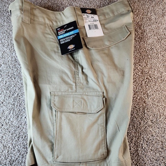 Dickies Women's Ripstop Cargo Shorts‎ -size 10/30 DSRT Sand MSRP$37.99 - Picture 6 of 7
